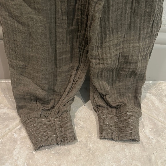 MICHAEL STARS *NEW WITH TAGS* Olive Green Sleeveless Jumpsuit - Picture 5 of 7